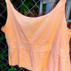 Gap crossover size XL top in excellent condition.